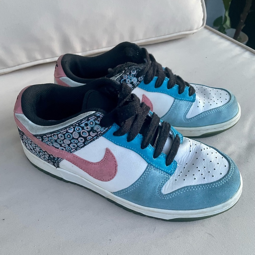 NIKE DUNKS 6.0 Limited Edition (lightly used) Early 2000s SIZE 7.5